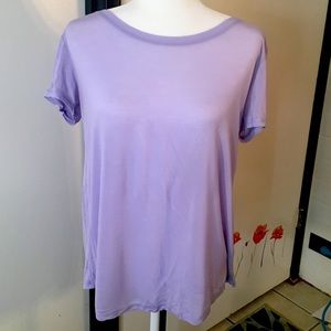 Short sleeve lilac t-shirt with cross open back